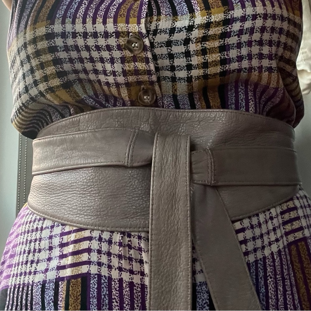 Leather Cinch Belt - Picture 2 of 2